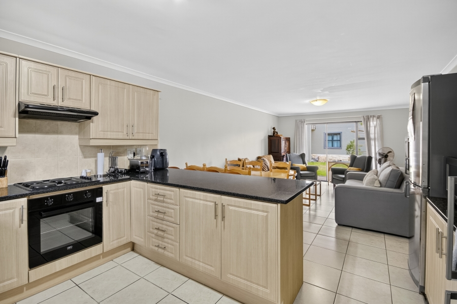 To Let 2 Bedroom Property for Rent in Heritage Park Western Cape